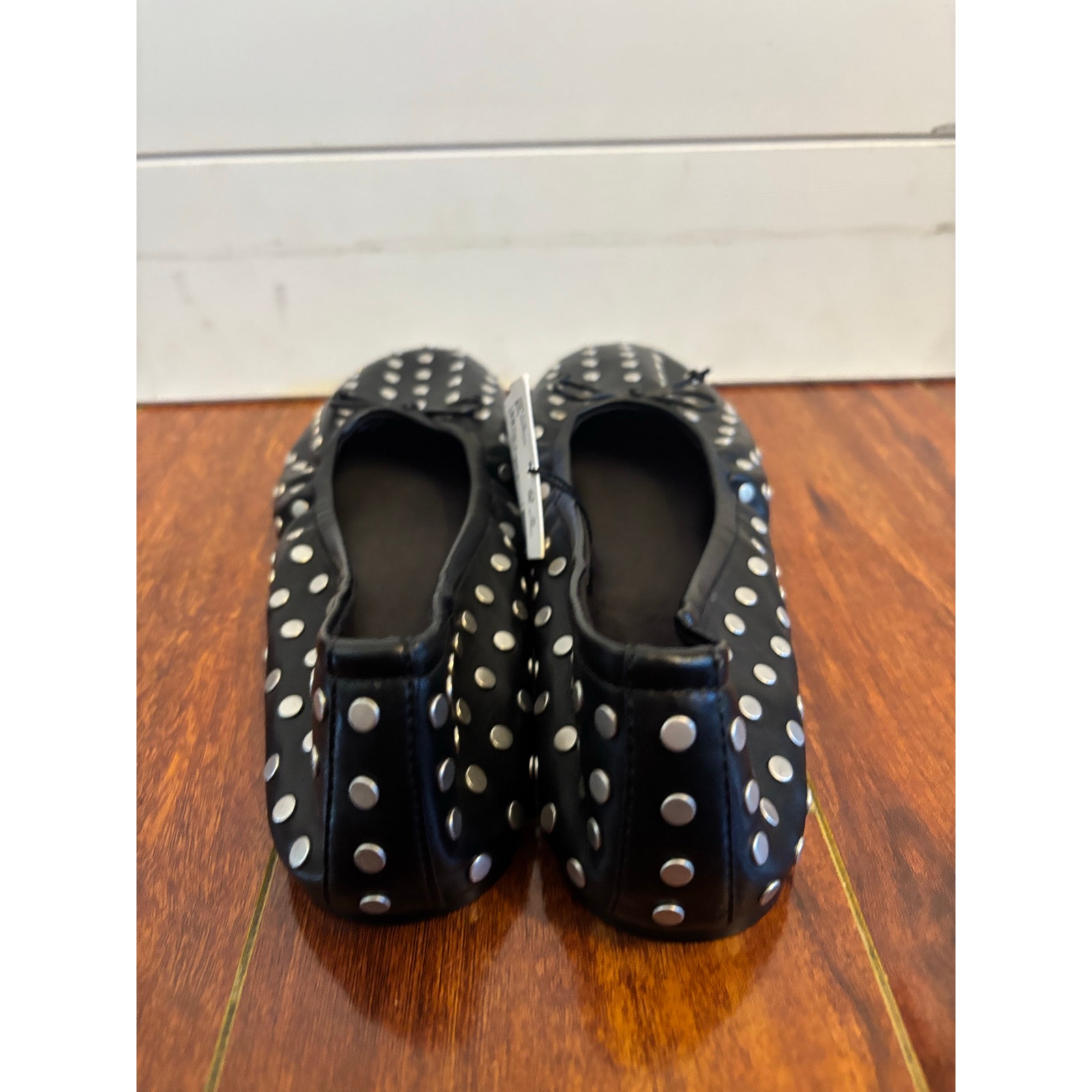 Mango Mng Women’s Studded Black Ballet Flats Size 8.5 Nwob — image 4 of 7
